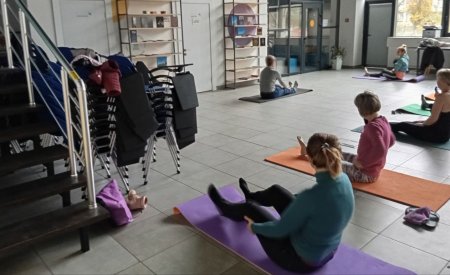 Йога для дорослих