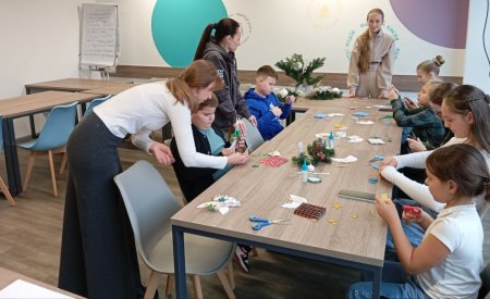 Майстерклас з виготовлення зимового вінку