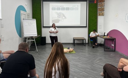 Тренінг «Базові реанімаційні заходи у дорослих»