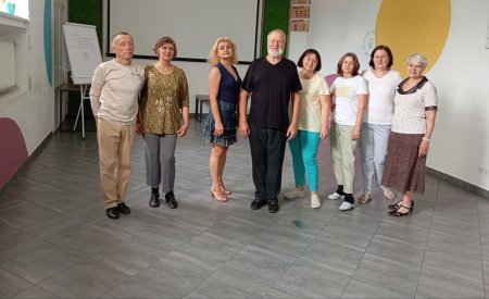 Танці для початківців старшого віку з ансамблем 