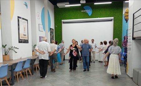 Танцювально-оздоровчий захід для людей старшого віку.