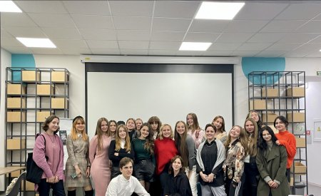 Літературний вечір читання текстів,віршів, пісень з метою отримання натхнення і звільнення творчості з блокнотів і нотаток в телефоні. Організаційний департамент СПІПКНУ ім. Шевченка