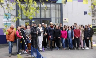 Маленькі дії — великий результат: весняна толока біля Vcentri HUB: Оболонь