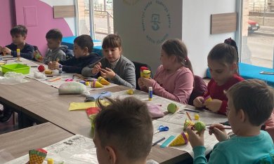 У Vcentri HUB: Голосіїв пройшов майстер-клас для дітей по виготовленню іграшки з паперу, картону та серветок 