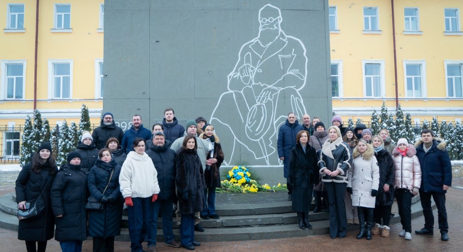 До Дня Соборності України у Києві відбулася церемонія покладання квітів