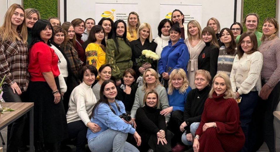 Flowers Therapy: у Vcentri HUB відбулася тепла зустріч для жінок із родин Захисників