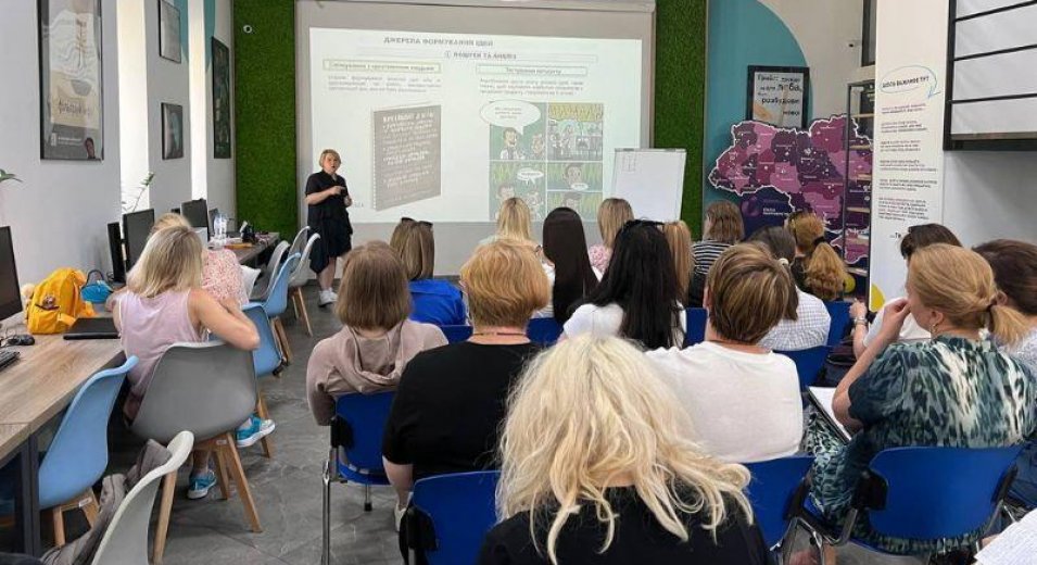 На вихідних у Vcentri HUB: Оболонь відбувся тренінг з навчання економічній безпеці жінок та соціальній згуртованості від Української жіночої варти