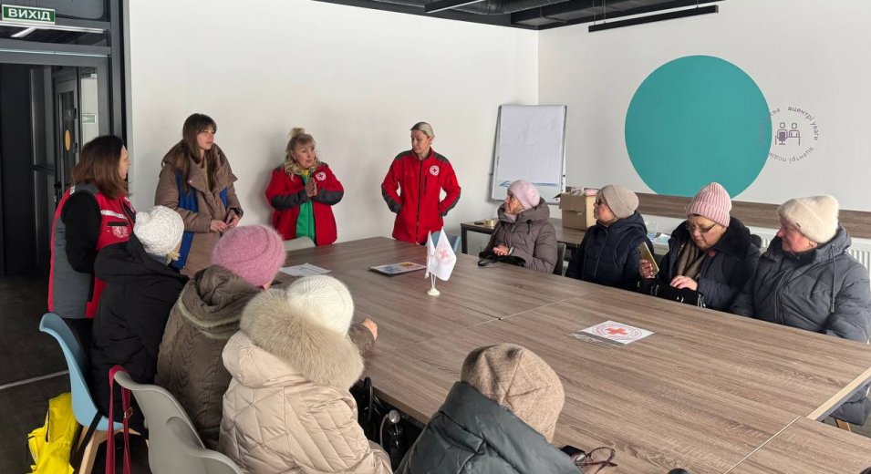 Тепло, що перемагає холод: душевний захід для людей старшого віку у Vcentri HUB