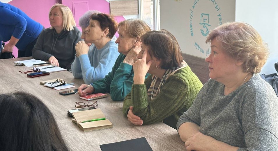 У Vcentri Hub: Голосіїв розпочалися Курси для людей поважного віку