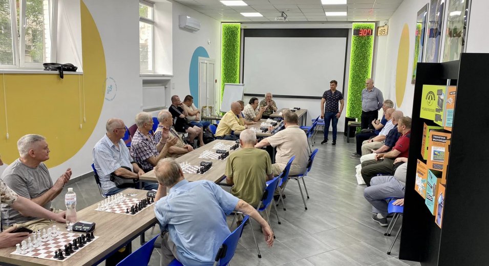 У Vcentri Hub: Голосіїв відбувся відкритий турнір з шахів серед ветеранів спорту, організований Відділом у справах молоді та спорту Голосіївської РДА