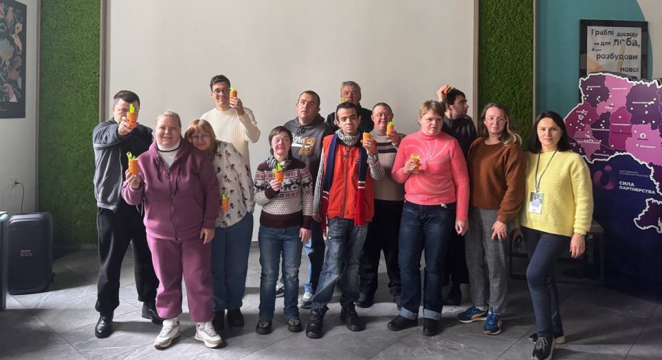 У Vcentri HUB відбулося арттерапевтичне заняття для підопічних Центру «Трамплін»